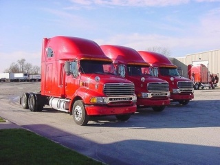 Тягач A-Line от Sterling Truck Corporation для магистральных перевозок